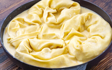 Apfelstrudel Rahmstrudel Strudel in der Herstellung in schritten