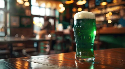 Foto op Plexiglas A glass of green beer on a wooden table, perfect for St. Patrick's Day celebrations © Fotograf