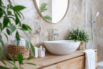 Belle salle de bain avec des plantes - obrazy, fototapety, plakaty