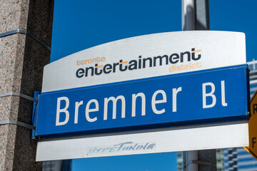Fototapeta premium city of Toronto street sign at Bremner Boulevard in Toronto Entertainment District