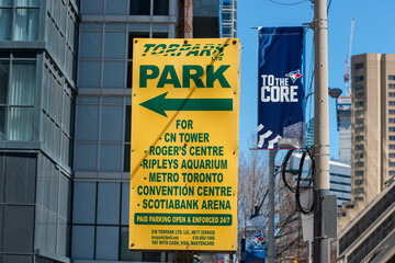 Fototapeta premium Tor Park arrow parking lot downtown Toronto, Canada