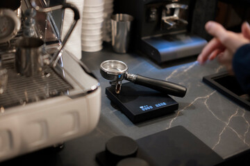 Precision Measurement of Coffee Weight on Digital Kitchen Scales in coffee shop