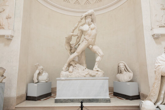 Hercules and Lichas - Ercole e Lica, by sculptor Antonio Canova, 1815 - plaster