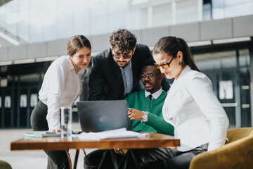 Multicultural business associates engage in a discussion over a laptop at an outdoor coffee bar, focusing on company growth and strategies.