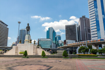 Statue of Rama VI, Lumphini Park, Bangkok, Thailand