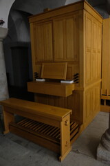 FU 2023-02-18 Siegburg 260 Orgel mit Bank aus Holz