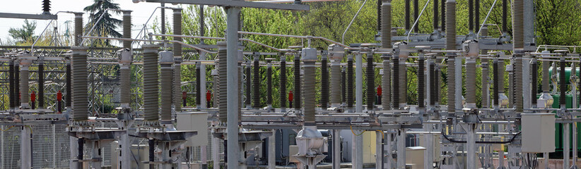 High-voltage power plant switches that provide electricity - 783596984