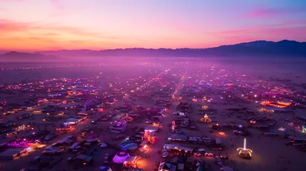 Schilderijen op glas A mesmerizing bird's-eye view of Burning Man, with art installations and camps sprawling across the Nevada desert at dusk. © Sasint