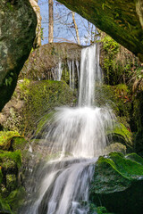 Lichtenhainer Wasserfall in der sächsischen Schweiz Langzeitbelichtung in HDR - obrazy, fototapety, plakaty