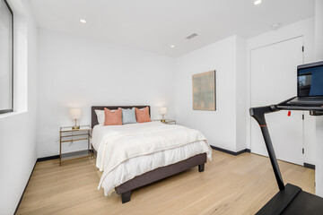 the spacious bedroom has been cleaned in the same direction as the bed