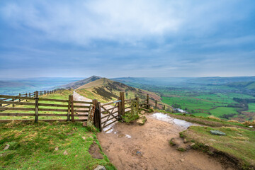 Fototapeta na wymiar The Great Ridge in the Peak District, England