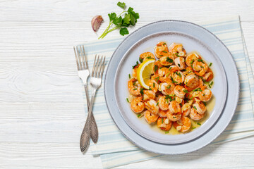 easy spanish garlic shrimp sauteed in olive oil