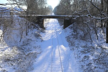 Eisenbahn, gleis, schienen, winter, schnee, wei&szlig;, natur, frost, jahreszeit, br&uuml;cke, b&auml;ume