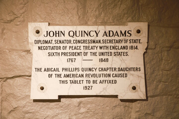 US President John Quincy Adams Burial Memorial at United First Parish Church, Quincy, Massachusetts. - obrazy, fototapety, plakaty