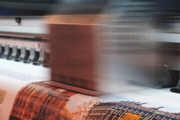  printer is printing a picture of a city