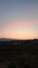 夕空と山