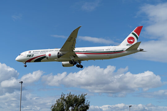 Biman Bangladesh Airlines Boeing 787-9 Dreamliner plane landing at London Heathrow. London - 6th August 2023