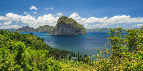 Panoramic landscape of Palawan epic view to Pinagbuyutan island on horizon. El Nido-Philippines. Best natural wonder in Southeast Asia Bacuit archipelago