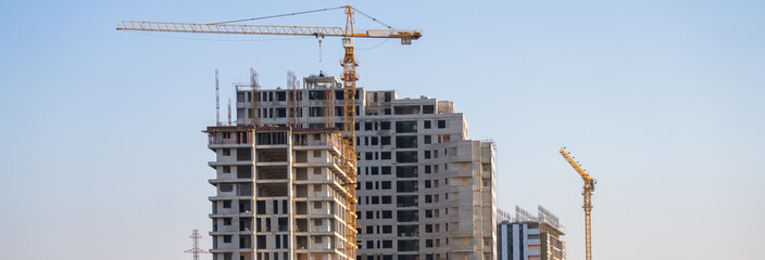 Construction process of high-rise buildings in the city