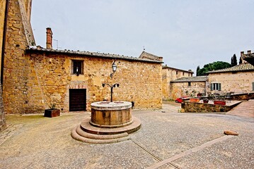 Hilltop Medieval Village in Tuscany, Italy - obrazy, fototapety, plakaty