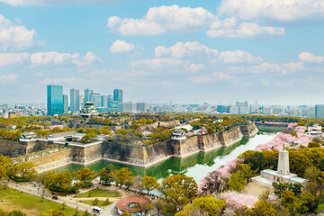 春の大阪城と桜