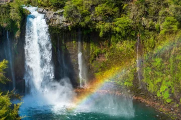 Fotobehang 音止の滝にかかる虹 © Umibozze