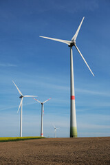 Fototapeta premium Windkraftanlagen in Sachsen, Deutschland