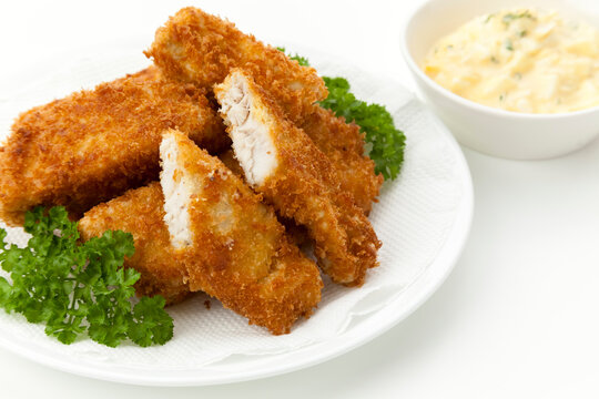 まぐろカツと手作りタルタルソース添え