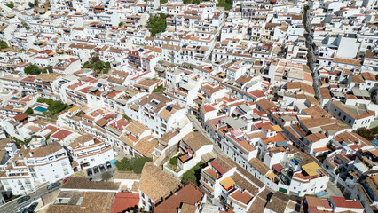 vista aérea del bonito pueblo mediterráneo de Mijas en la costa del sol de Málaga, España