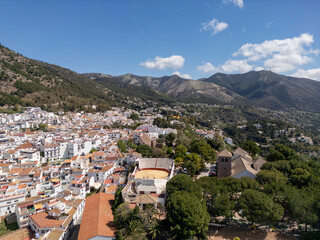 vista aérea del bonito pueblo mediterráneo de Mijas en la costa del sol de Málaga, España