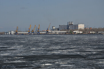 Ice drift on the Volga