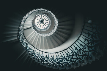 Spiral staircase with metal elements