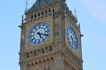 Fototapeta na wymiar Scenic view of the Big Ben on blue sky background in London, England