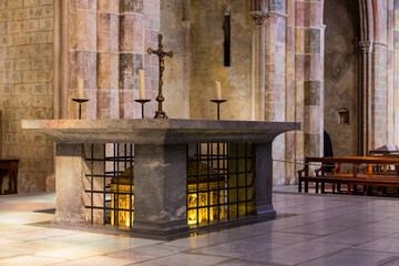 Châsse en or contenant les restes de Thomas d'Aquin à l’intérieur de l'église des Jacobins de...