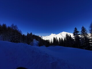 Fototapeta premium montagne dans la neige