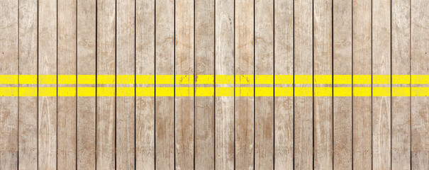 Lignes jaunes sur bois