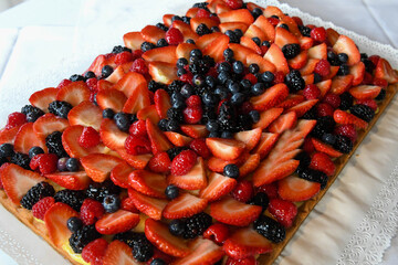 freshly strawberry tart - 784631980