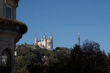 Lyon, vue sur Fourvière depuis Bellecour