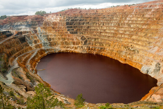 mining work at the "Corta Atalaya" mine, one of the largest open pit mines in Europe