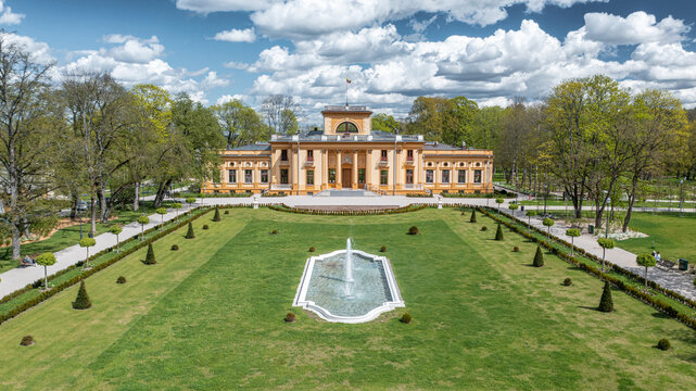 Traku Vokes manor
