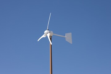 pala eolica con turbina  vento ecologica green