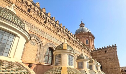 Exterior view of the rooftop of the cathedral church of the Roman Catholic Archdiocese of Palermo. - obrazy, fototapety, plakaty