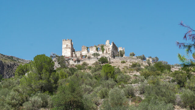 Castillo de Perputxent , castillo templario en Alicante , est&aacute; situado en el t&eacute;rmino municipal de Lorcha o  L'Orxa , Valencia , Espa&ntilde;a