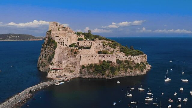 Cam Crane Drone panoramico Castello di Ischia Napoli