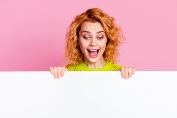 Photo of charming cheerful crazy woman wear trendy green clothes look proposition empty space isolated on pink color background - obrazy, fototapety, plakaty