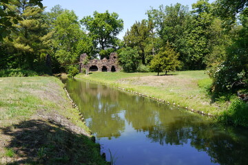 Kanal im Wörlitzer Park im Dessau Wörlitzer Gartenreich