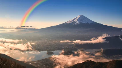 Fotobehang 新道峠より雲海の富士山上空にかかる虹 © san724