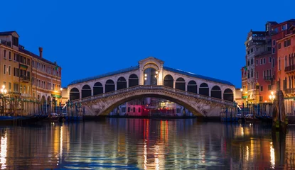 Foto op Plexiglas Rialtobrug Rialto Bridge at dusk - Venice, Italy