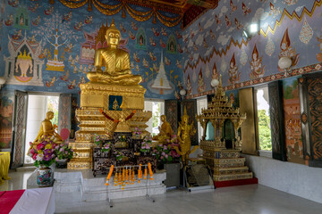 Inside of Wat Kaeo Korawaram (landscape)
