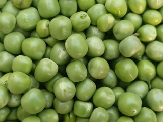 green peas background